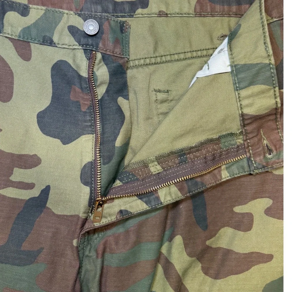 Levis 541 Athletic Taper Camo Pants Mens 42x34 (actual 43x33)Woodland Camouflage